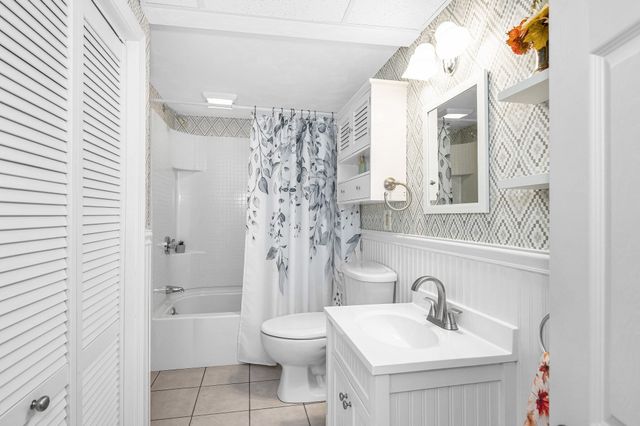 83 Black Oak Lane, Dracut, MA 01826