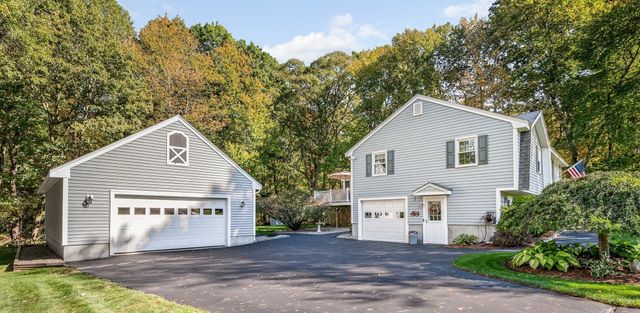 83 Black Oak Lane, Dracut, MA 01826