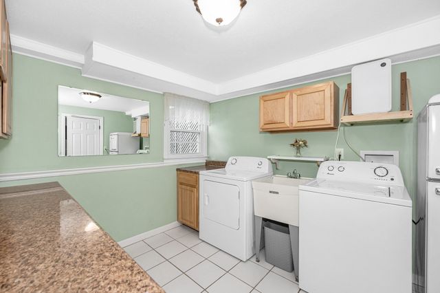 83 Black Oak Lane, Dracut, MA 01826