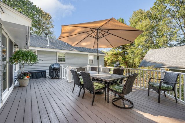 83 Black Oak Lane, Dracut, MA 01826