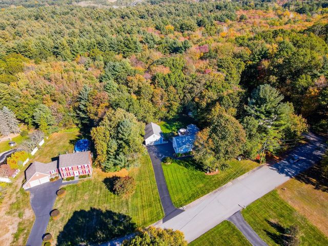 83 Black Oak Lane, Dracut, MA 01826