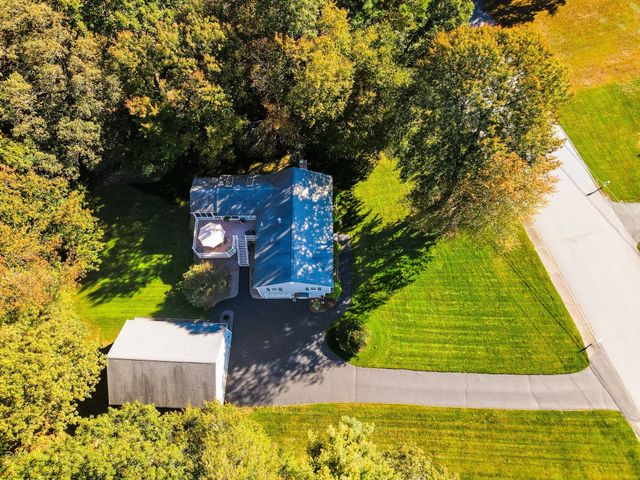 83 Black Oak Lane, Dracut, MA 01826