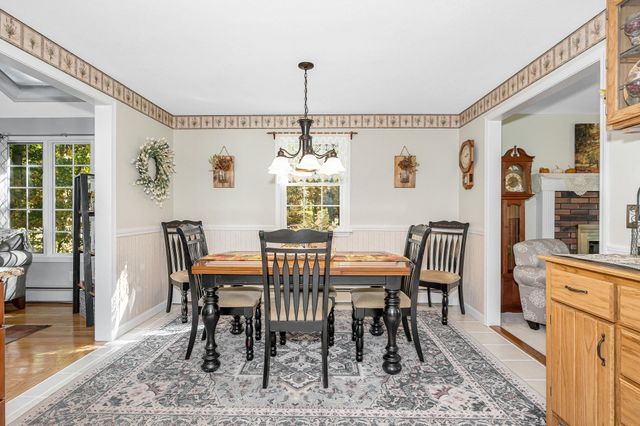 83 Black Oak Lane, Dracut, MA 01826