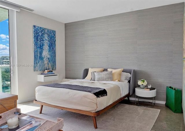 10 Venetian Way 804, Miami Beach, FL 33139