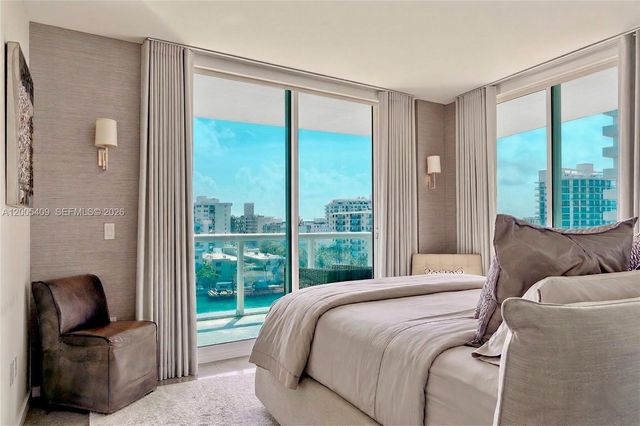 10 Venetian Way 804, Miami Beach, FL 33139