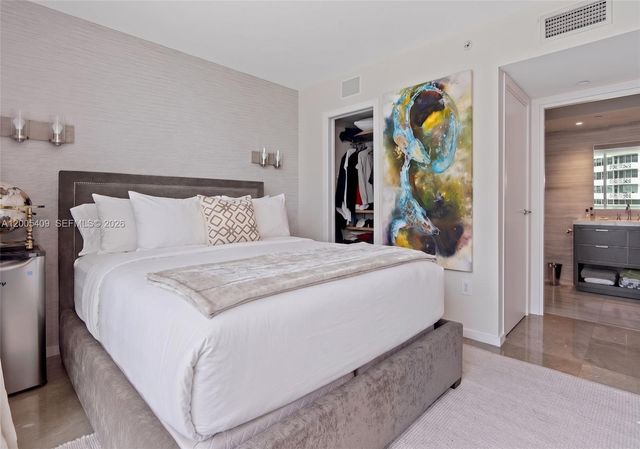 10 Venetian Way 804, Miami Beach, FL 33139