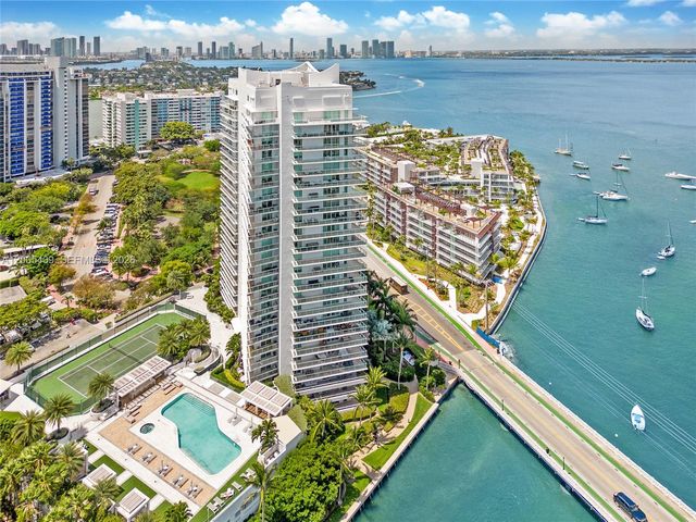 10 Venetian Way 804, Miami Beach, FL 33139