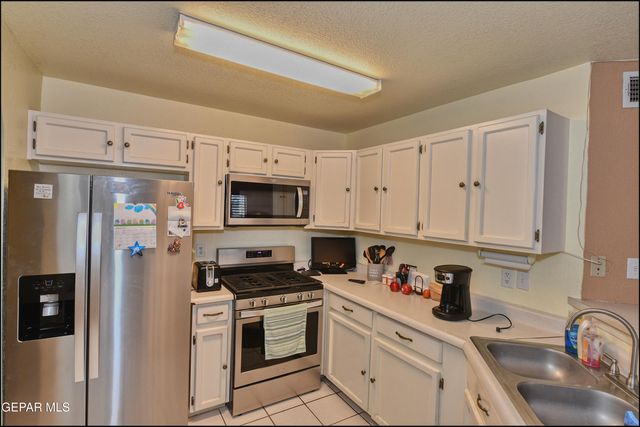 4736 LOMA DE COLOR Drive, El Paso, TX 79934