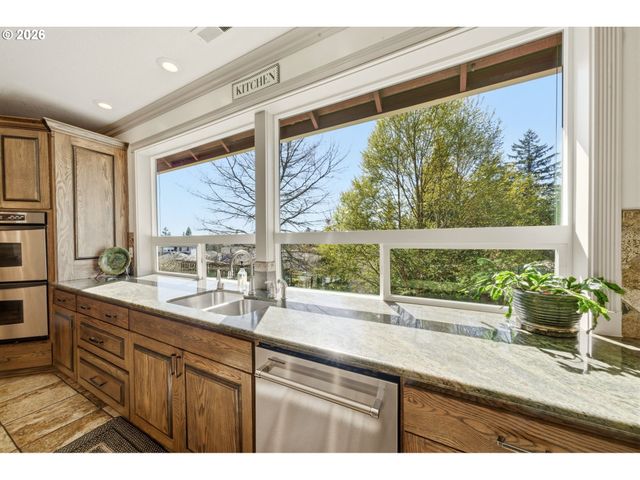 2910 Se 282ND Ct, Camas, WA 98607