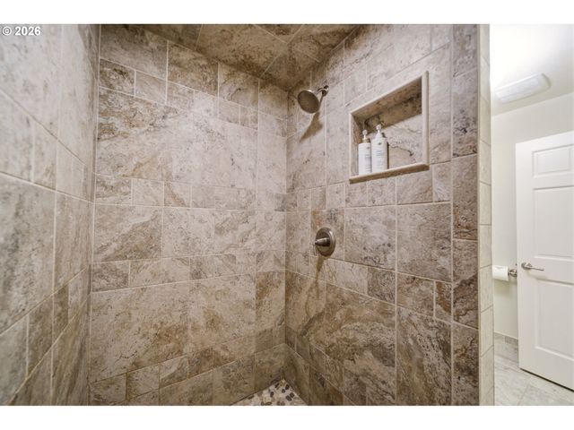 2910 Se 282ND Ct, Camas, WA 98607