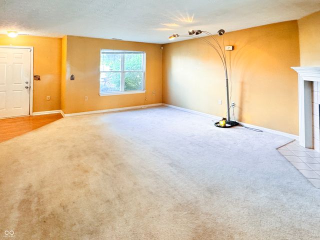 2308 Valley Creek W Lane, Indianapolis, IN 46229