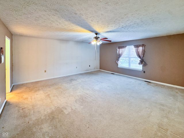 2308 Valley Creek W Lane, Indianapolis, IN 46229
