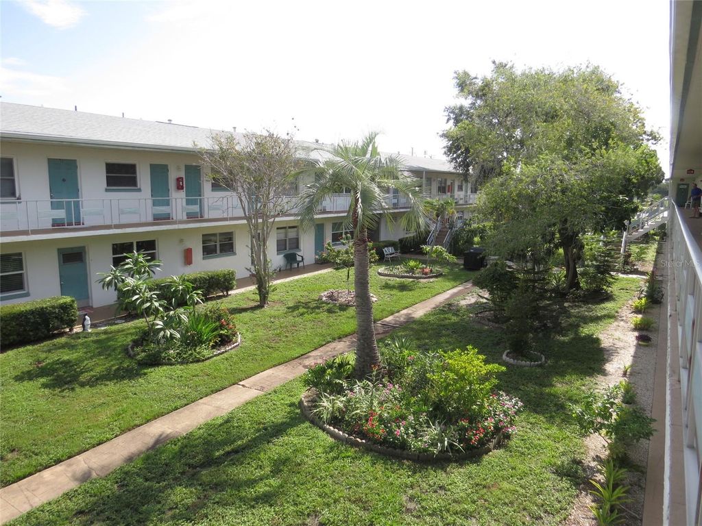5815 18TH STREET N 16, St Petersburg, FL 33714