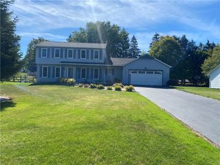 1625 Bridgeboro Drive, Webster, NY 14580