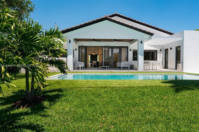 2560 NE 199th St, Miami, FL 33180