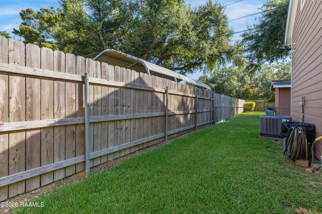 100 Maple Drive B, Lafayette, LA 70506