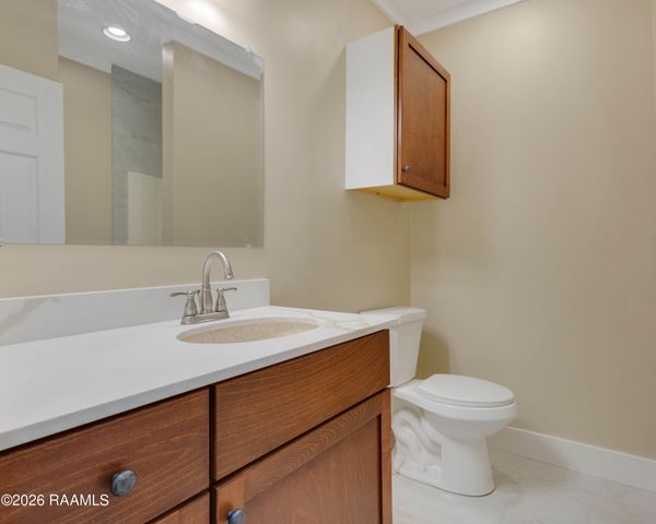 100 Maple Drive B, Lafayette, LA 70506