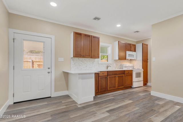 100 Maple Drive B, Lafayette, LA 70506