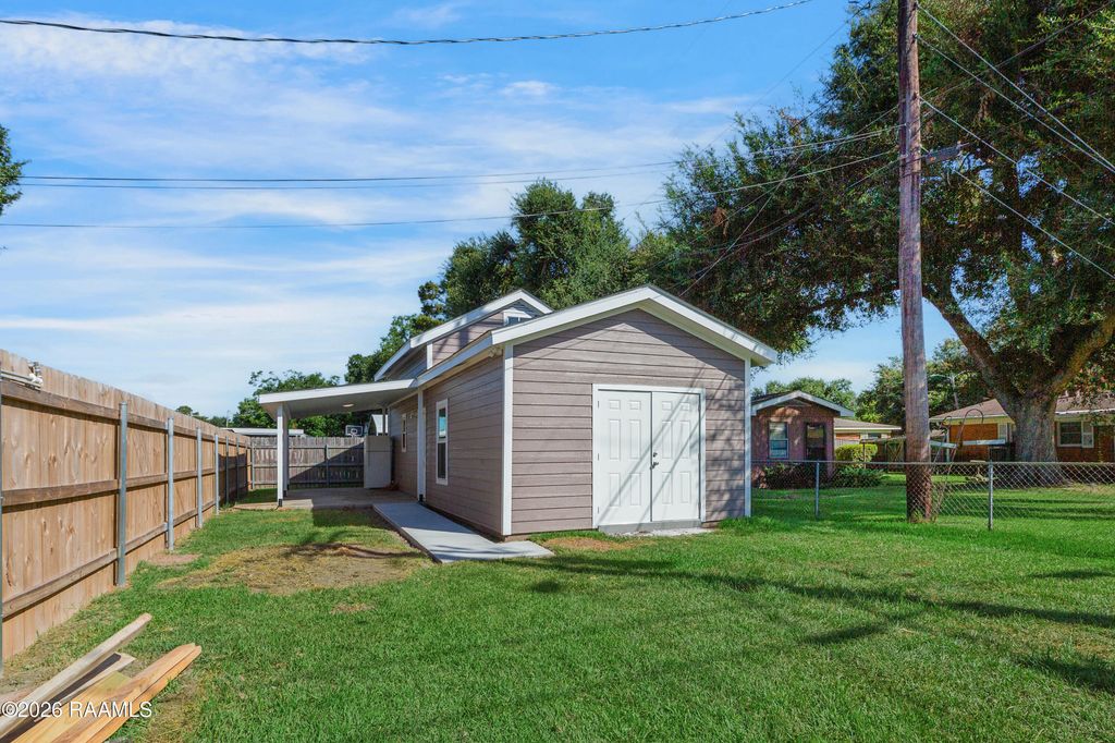 100 Maple Drive B, Lafayette, LA 70506