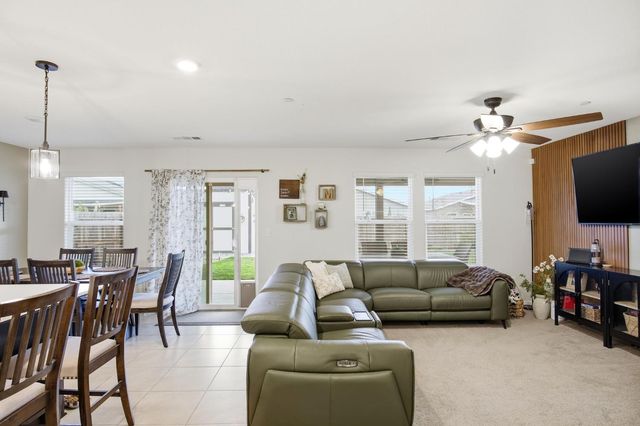 12088 Kadota Ave, Waterford, CA 95386