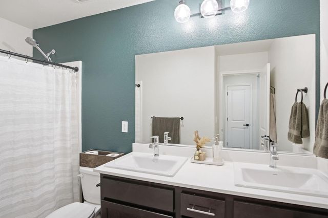 12088 Kadota Ave, Waterford, CA 95386