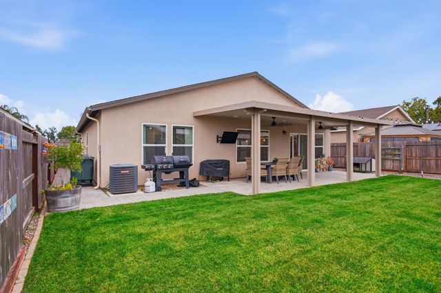 12088 Kadota Ave, Waterford, CA 95386