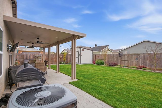 12088 Kadota Ave, Waterford, CA 95386