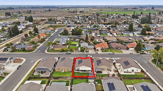 12088 Kadota Ave, Waterford, CA 95386