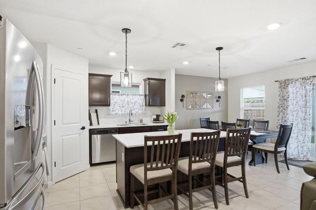 12088 Kadota Ave, Waterford, CA 95386