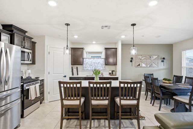 12088 Kadota Ave, Waterford, CA 95386