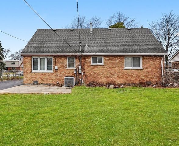 8719 Olympic Drive, Bridgeview, IL 60455