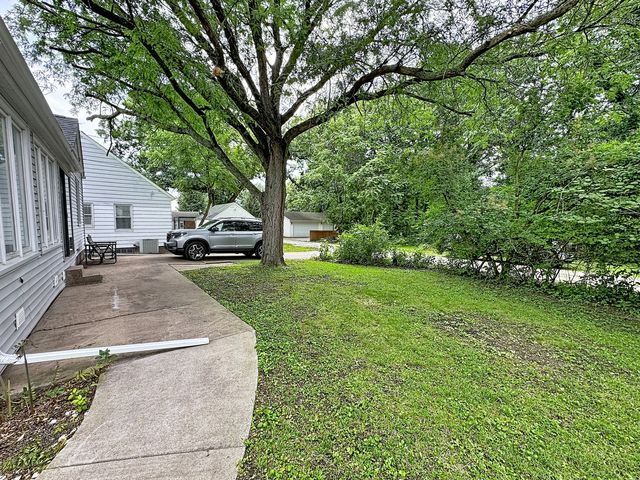 2117 23rd Avenue, Rock Island, IL 61201