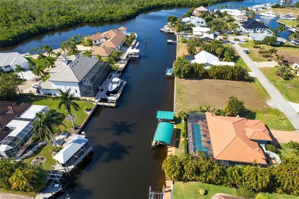 130 Montrose DR, FORT MYERS, FL 33919 — photo 2