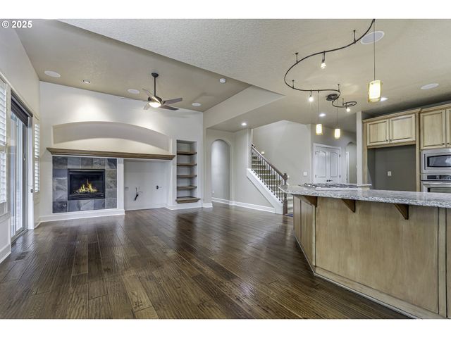 7915 Sw SUMMERTON St, Wilsonville, OR 97070