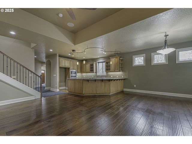 7915 Sw SUMMERTON St, Wilsonville, OR 97070