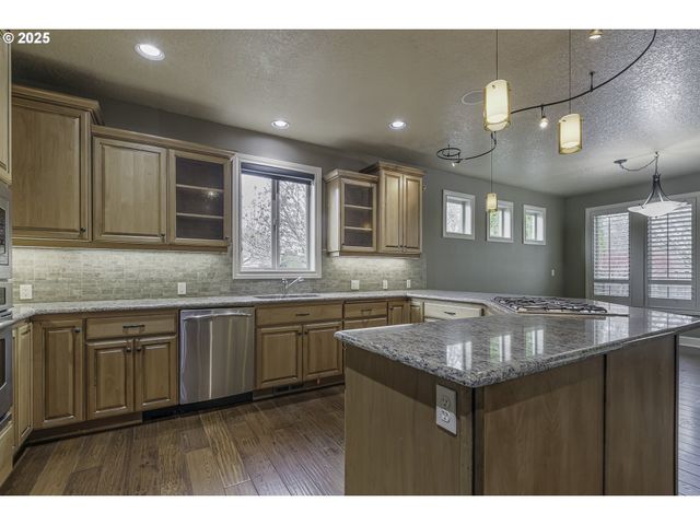 7915 Sw SUMMERTON St, Wilsonville, OR 97070