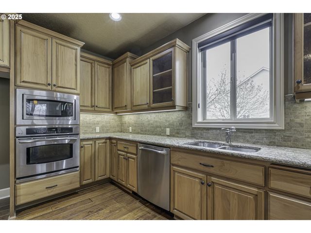 7915 Sw SUMMERTON St, Wilsonville, OR 97070