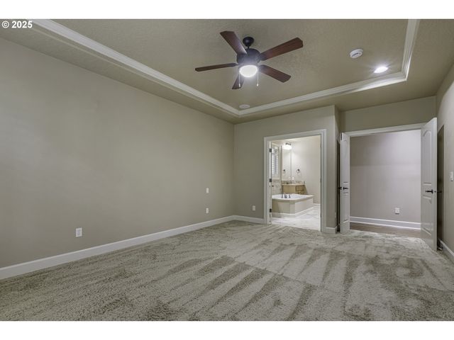 7915 Sw SUMMERTON St, Wilsonville, OR 97070