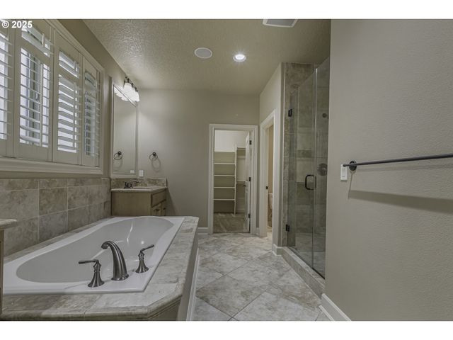 7915 Sw SUMMERTON St, Wilsonville, OR 97070