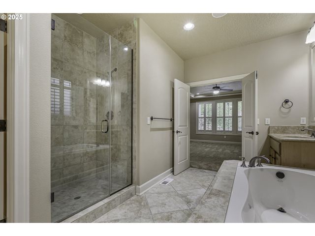 7915 Sw SUMMERTON St, Wilsonville, OR 97070