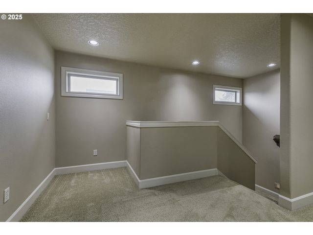 7915 Sw SUMMERTON St, Wilsonville, OR 97070