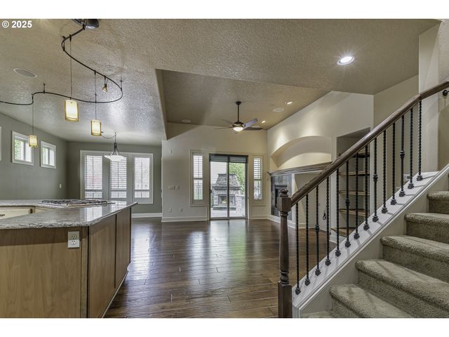 7915 Sw SUMMERTON St, Wilsonville, OR 97070