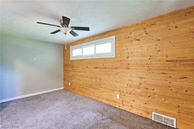 1160 Ivy Street NW, North Canton, OH 44720