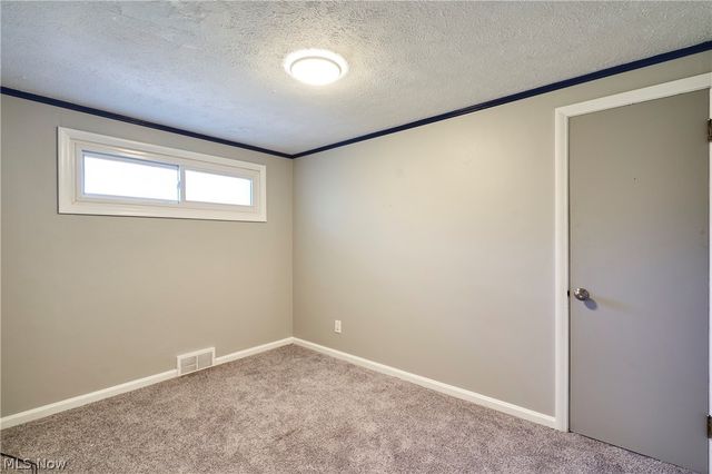 1160 Ivy Street NW, North Canton, OH 44720