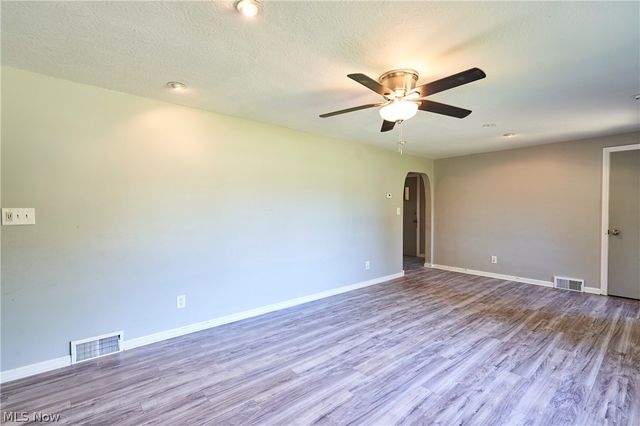 1160 Ivy Street NW, North Canton, OH 44720