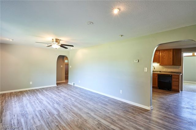 1160 Ivy Street NW, North Canton, OH 44720