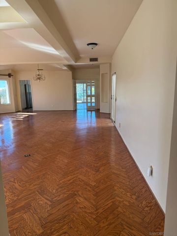 5574 Caminito Genio, La Jolla, CA 92037