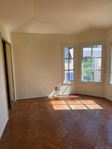 5574 Caminito Genio, La Jolla, CA 92037