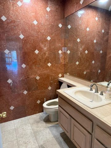 5574 Caminito Genio, La Jolla, CA 92037