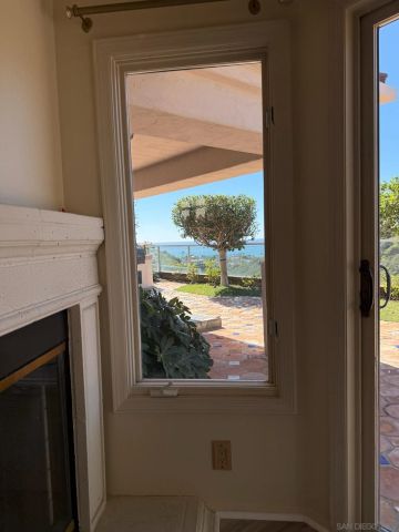 5574 Caminito Genio, La Jolla, CA 92037